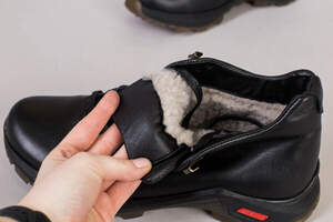 Ботинки мужские кожаные черного цвета на шнурках, зимние