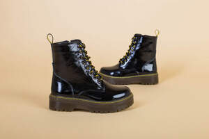 Ботинки на девочку кожа наплак черные демисезонные