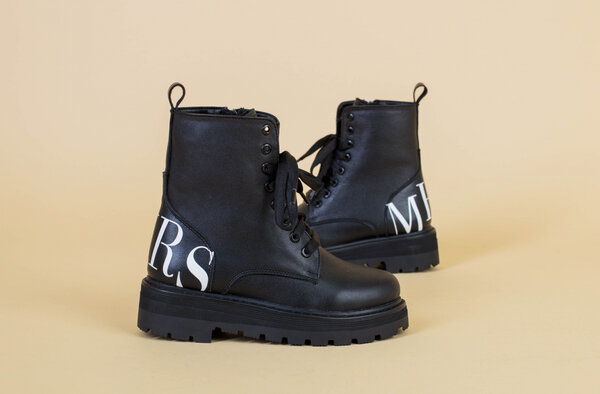 Ботинки на девочку кожаные черные зимние Ботинки на девочку кожаные черные зимние