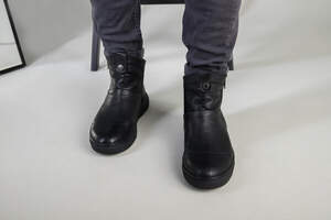 Демисезонные черные кожаные ботинки на байке