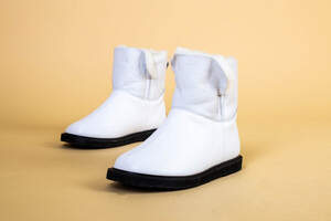 Зимние белые кожаные угги для девочки Зимние белые кожаные угги для девочки