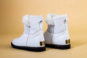 Зимние белые кожаные угги для девочки Зимние белые кожаные угги для девочки