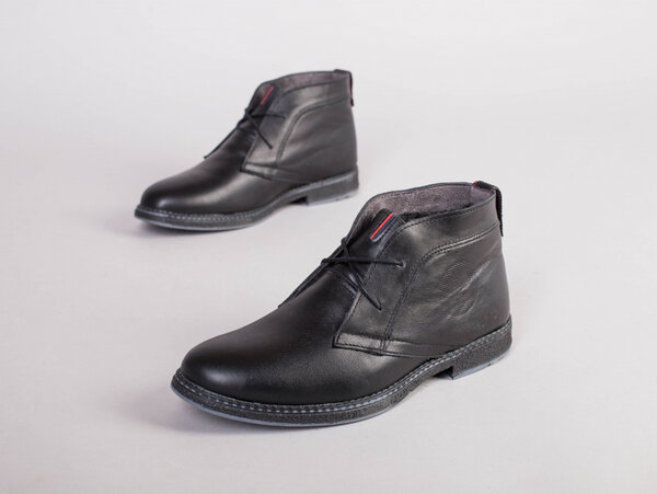 Зимние кожаные черные ботинки 40 Зимние кожаные черные ботинки 40