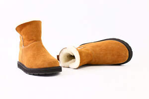 Зимние рыжие замшевые угги для девочки Зимние рыжие замшевые угги для девочки