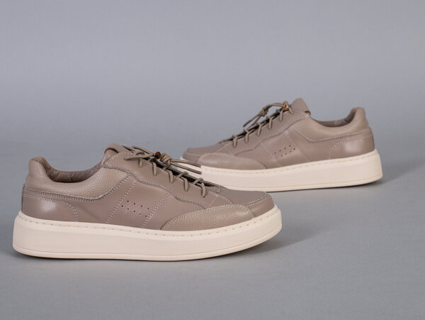 Кеды детские кожаные бежевые на бежевой подошве Кеды детские кожаные бежевые на бежевой подошве