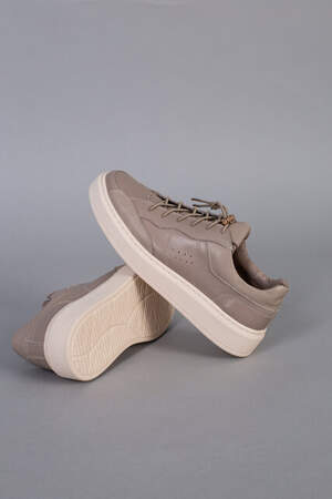 Кеды детские кожаные бежевые на бежевой подошве Кеды детские кожаные бежевые на бежевой подошве