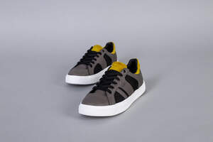 Кеды мужские из нубука серые с желтыми замшевыми вставками