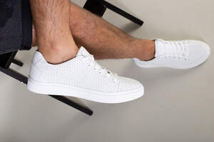 Кеды мужские кожаные белые с перфорацией Кеды мужские кожаные белые с перфорацией