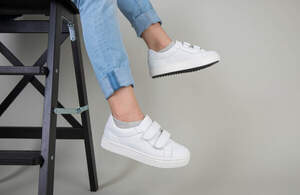 Кеды на девочку кожа флотар белые на липучках Кеды на девочку кожа флотар белые на липучках