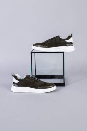 Кроссовки мужские из нубука зеленого цвета с кожаными вставками Кроссовки мужские из нубука зеленого цвета с кожаными вставками