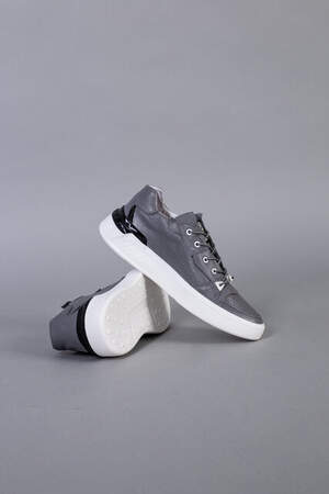 Кроссовки мужские кожаные серые с перфорацией Кроссовки мужские кожаные серые с перфорацией