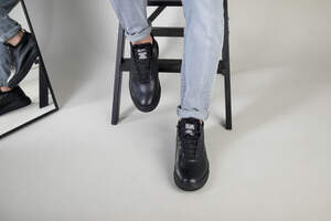 Кроссовки мужские кожаные черного цвета