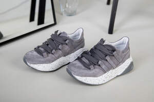 Кроссовки на девочку замшевые серого цвета Кроссовки на девочку замшевые серого цвета