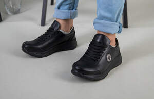 Кроссовки на девочку кожаные черного цвета Кроссовки на девочку кожаные черного цвета