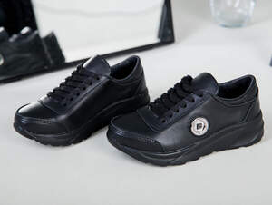 Кроссовки на девочку кожаные черного цвета Кроссовки на девочку кожаные черного цвета