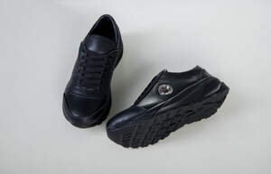 Кроссовки на девочку кожаные черного цвета Кроссовки на девочку кожаные черного цвета