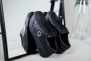 Кроссовки на девочку кожаные черного цвета Кроссовки на девочку кожаные черного цвета