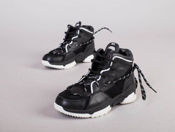 Кроссовки на мальчика кожаные черные на байке Кроссовки на мальчика кожаные черные на байке