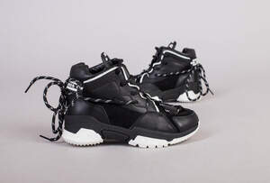 Кроссовки на мальчика кожаные черные на байке Кроссовки на мальчика кожаные черные на байке