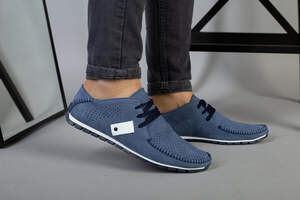 Мокасины мужские из нубука голубого цвета с белыми вставками, перфорация Мокасины мужские из нубука голубого цвета с белыми вставками, перфорация