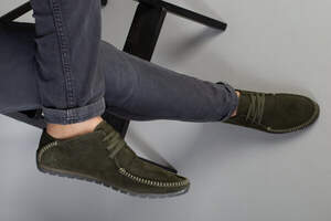Мокасины мужские из нубука зеленого цвета, перфорация Мокасины мужские из нубука зеленого цвета, перфорация