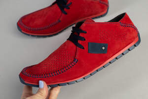 Мокасины мужские из нубука красные, перфорация Мокасины мужские из нубука красные, перфорация