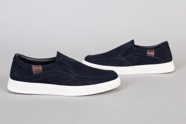 Мокасины мужские из нубука синего цвета с перфорацией Мокасины мужские из нубука синего цвета с перфорацией