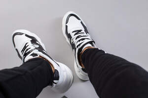 Мужские кожаные кроссовки, белый с черным