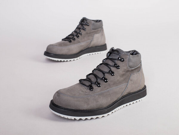 Мужские серые зимние ботинки из нубука, на шнуровке, 40 Мужские серые зимние ботинки из нубука, на шнуровке, 40