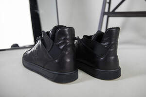 Мужские черные кожаные кроссовки на байке Мужские черные кожаные кроссовки на байке