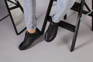 Мужские черные кожаные кроссовки с перфорацией Мужские черные кожаные кроссовки с перфорацией