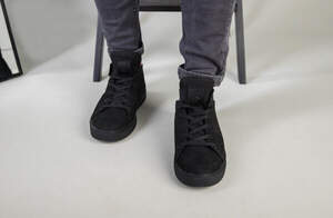 Мужские черные кроссовки из нубука, на байке, 40 Мужские черные кроссовки из нубука, на байке, 40