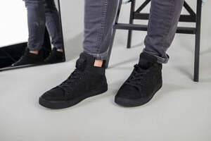 Мужские черные кроссовки из нубука, на байке, 40 Мужские черные кроссовки из нубука, на байке, 40