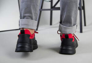 Черные кроссовки для мальчика с кожи и замши с вставкой красного текстиля Черные кроссовки для мальчика с кожи и замши с вставкой красного текстиля