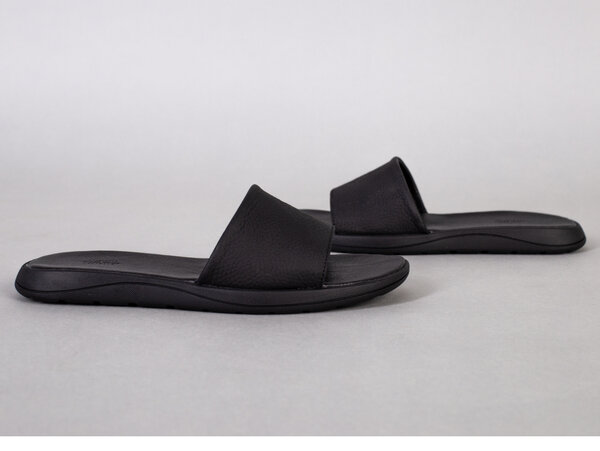 Шлепанцы мужские кожаные черные Шлепанцы мужские кожаные черные