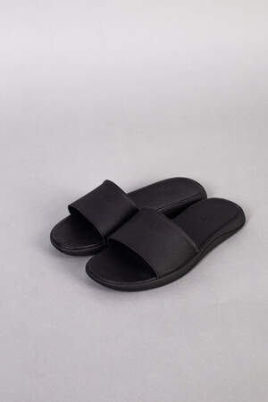 Шлепанцы мужские кожаные черные Шлепанцы мужские кожаные черные