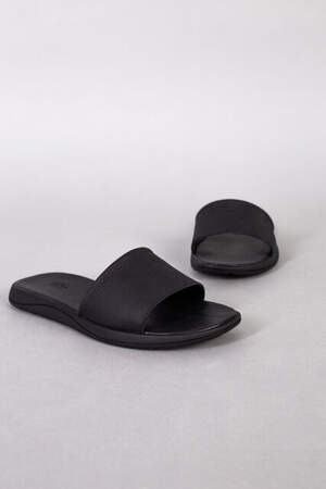 Шлепанцы мужские кожаные черные Шлепанцы мужские кожаные черные