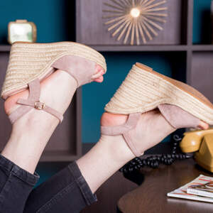 Женские босоножки Fashion Abendigo 2829 37 размер 24 см Бежевый Женские босоножки Fashion Abendigo 2829 37 размер 24 см Бежевый