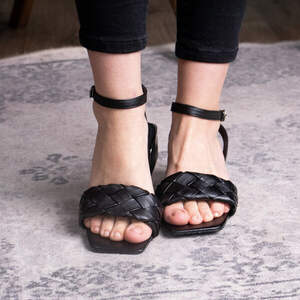 Женские босоножки Fashion Benji 2905 39 размер 25 см Черный Женские босоножки Fashion Benji 2905 39 размер 25 см Черный