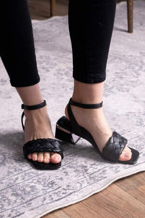 Женские босоножки Fashion Benji 2905 39 размер 25 см Черный Женские босоножки Fashion Benji 2905 39 размер 25 см Черный