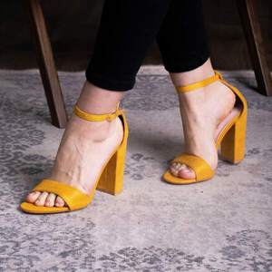 Женские босоножки Fashion Cori 2861 36 размер 23,5 см Желтый Женские босоножки Fashion Cori 2861 36 размер 23,5 см Желтый