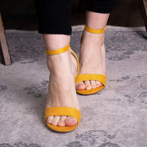 Женские босоножки Fashion Cori 2861 36 размер 23,5 см Желтый Женские босоножки Fashion Cori 2861 36 размер 23,5 см Желтый