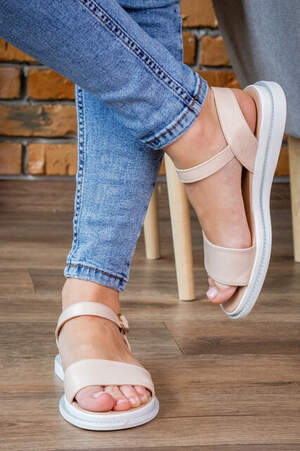 Женские босоножки Fashion Daisy 2922 37 размер 24 см Бежевый Женские босоножки Fashion Daisy 2922 37 размер 24 см Бежевый