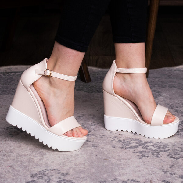 Женские босоножки Fashion Dolly 2851 36 размер 23 см Бежевый Женские босоножки Fashion Dolly 2851 36 размер 23 см Бежевый