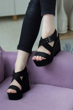 Женские босоножки Fashion Hadena 2823 37 размер 24 см Черный