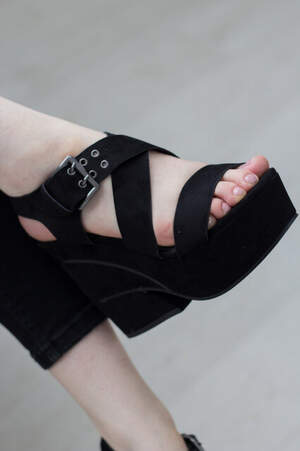 Женские босоножки Fashion Hadena 2823 37 размер 24 см Черный