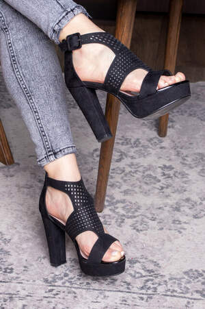 Женские босоножки Fashion Ichi 2835 36 размер 23,5 см Черный Женские босоножки Fashion Ichi 2835 36 размер 23,5 см Черный