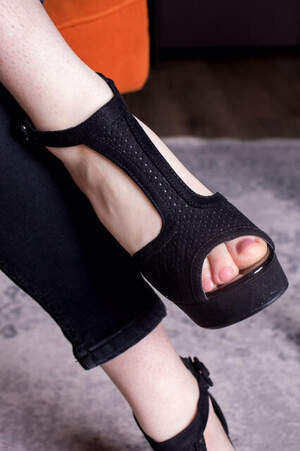 Женские босоножки Fashion Idi 2836 36 размер 23,5 см Черный Женские босоножки Fashion Idi 2836 36 размер 23,5 см Черный