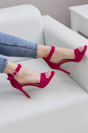 Женские босоножки Fashion Kabuki 2711 36 размер 23,5 см Малиновый Женские босоножки Fashion Kabuki 2711 36 размер 23,5 см Малиновый