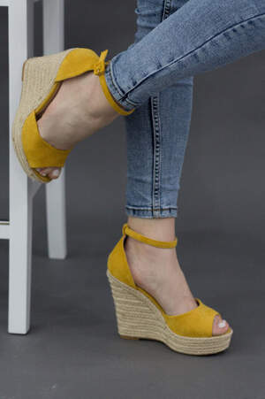 Женские босоножки Fashion Labelle 2709 37 размер 23,5 см Желтый Женские босоножки Fashion Labelle 2709 37 размер 23,5 см Желтый